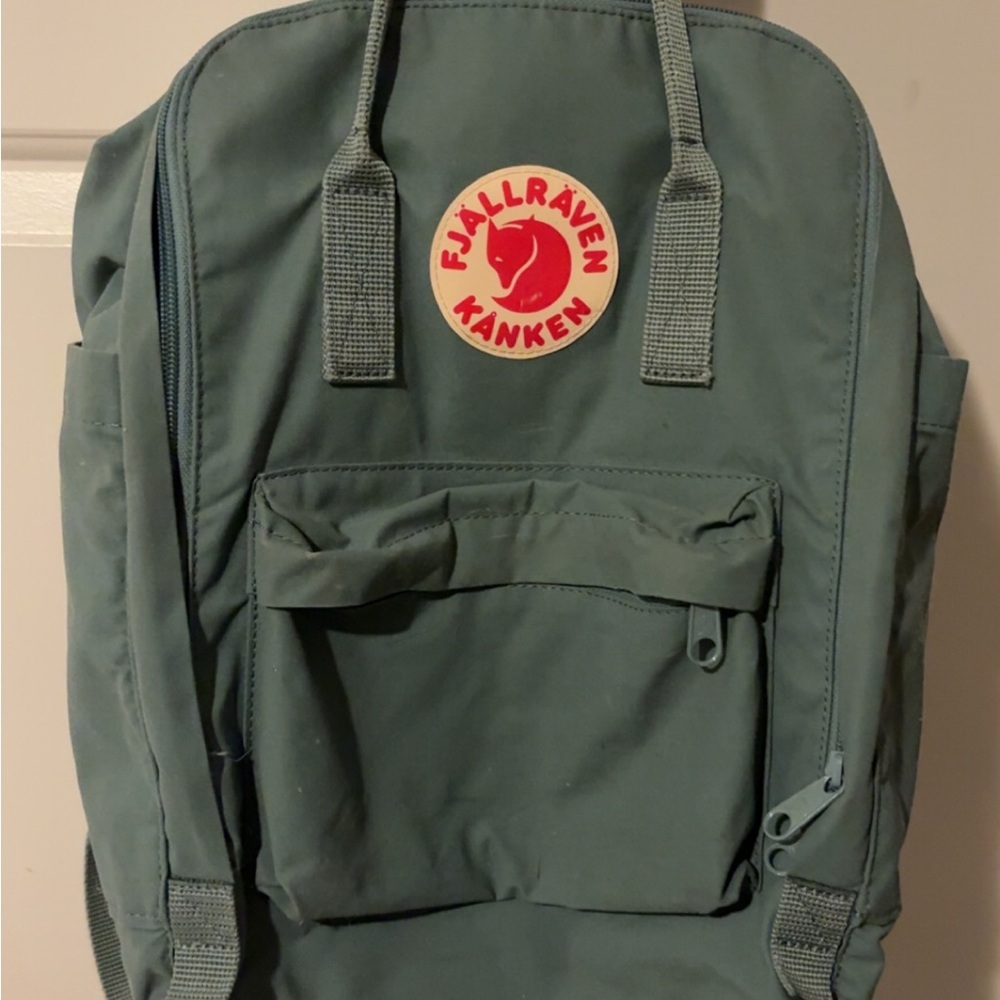 Fjallraven Kånken Backpack in Forrest Green